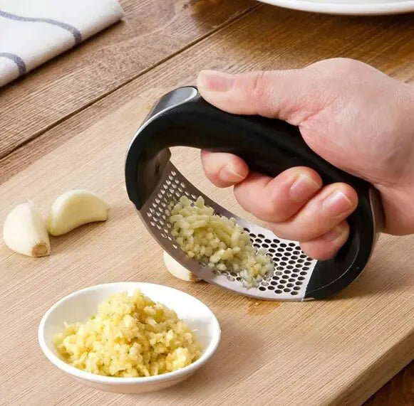 Manual Garlic Shredder - TechNova Innovate